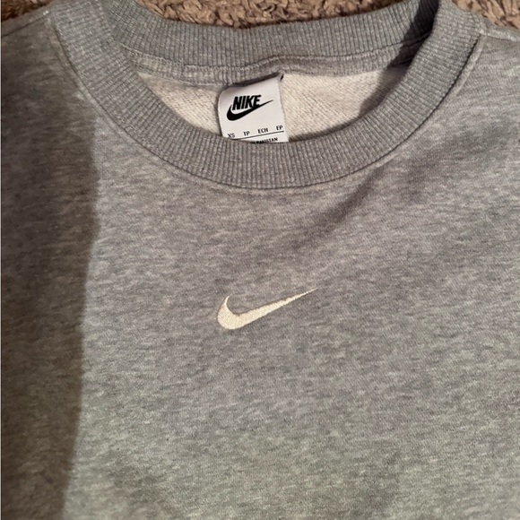 Nike Center Swoosh Crewneck - Picture 2 of 2